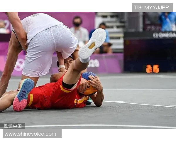 高诗岩的篮球之路：从青涩少年到赛场明星的成长故事